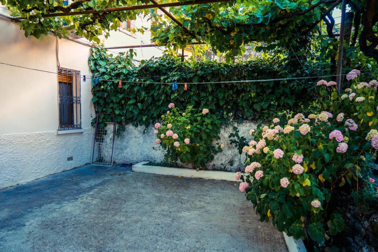 Hotel The Fir Gate Gjirokastër Exterior foto